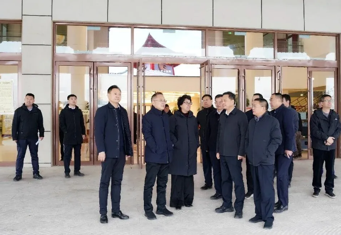 开封市委常委、常务副市长张红伟莅临开封市中医院自贸院区调研指导工作