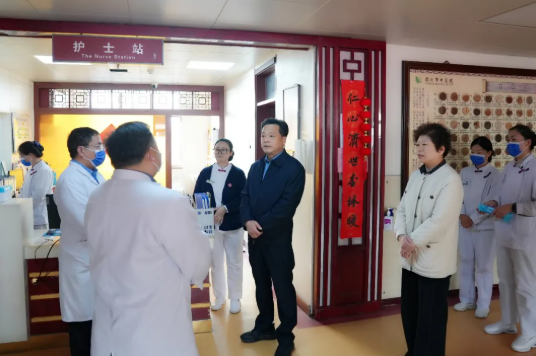 骐骥奔腾开新局 医路奋进正当时——节后上班第一天 院领导深入各科室送祝福、鼓干劲